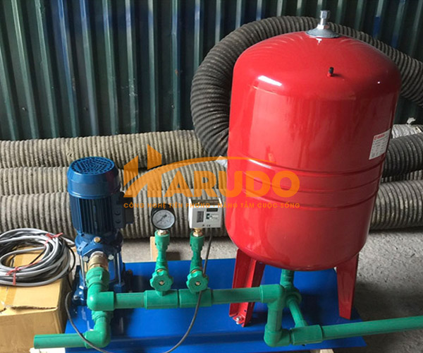Bình tăng áp máy bơm Varem 50 lít 16 bar MAXIVAREM LS US050361CS000000