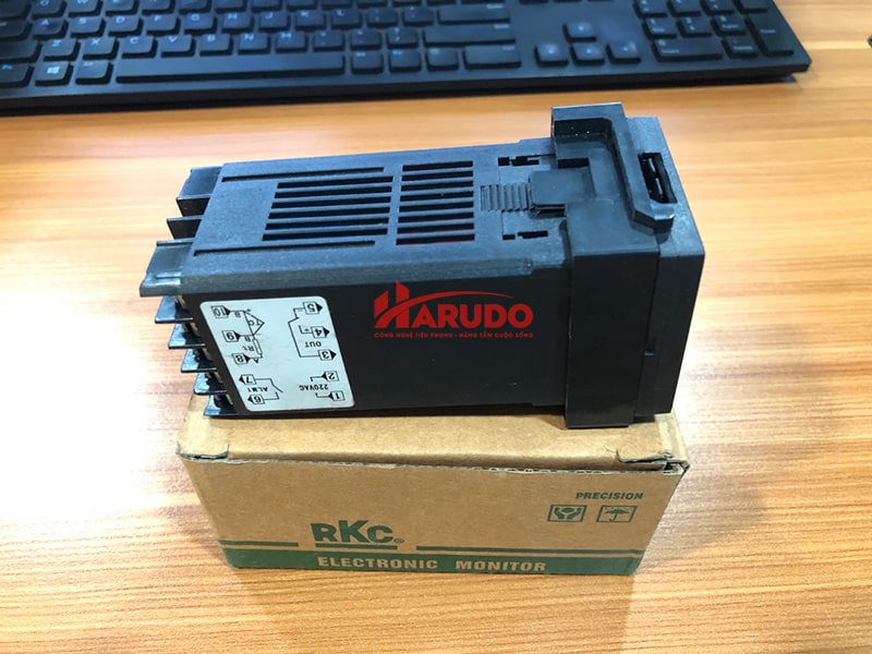 Ưu điểm của bộ điều khiển nhiệt độ RKC REX 100