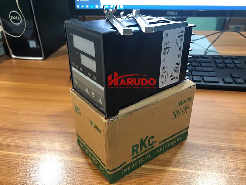 Đồng hồ điều khiển nhiệt REX C700