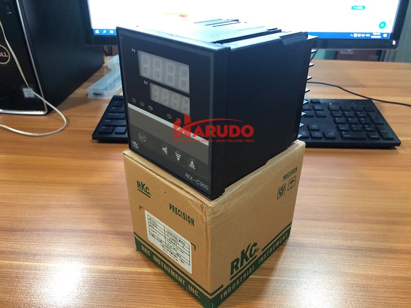 Đồng hồ điều khiển nhiệt REX C900