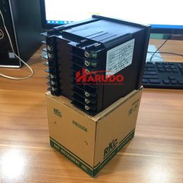 Đồng hồ điều khiển nhiệt REX C900