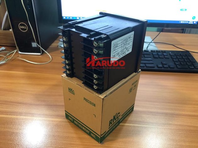 Đồng hồ điều khiển nhiệt REX C900