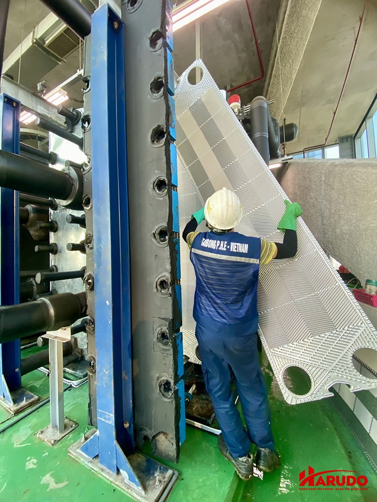 Bộ trao đổi nhiệt dạng tấm tại Huyndai Thành Công