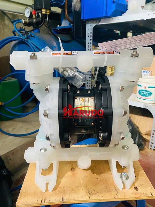 Bơm khí né Godo QBY3-25STFF-01